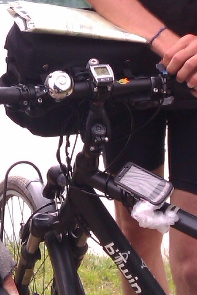 Smartphone sulla bici quando piove