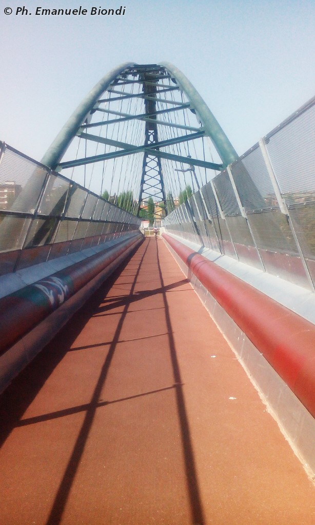 Ponte Energia di scavalco autostrada