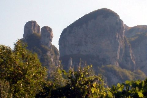 Il Monte Procinto (m. 1177) visto da Stazzema (m.435) a circa 16 Km da Forte dei Marmi