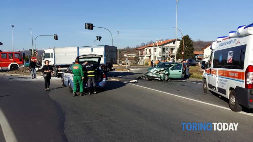 incidente-statale-26-via-piave-caluso-200224-4-2.jpeg