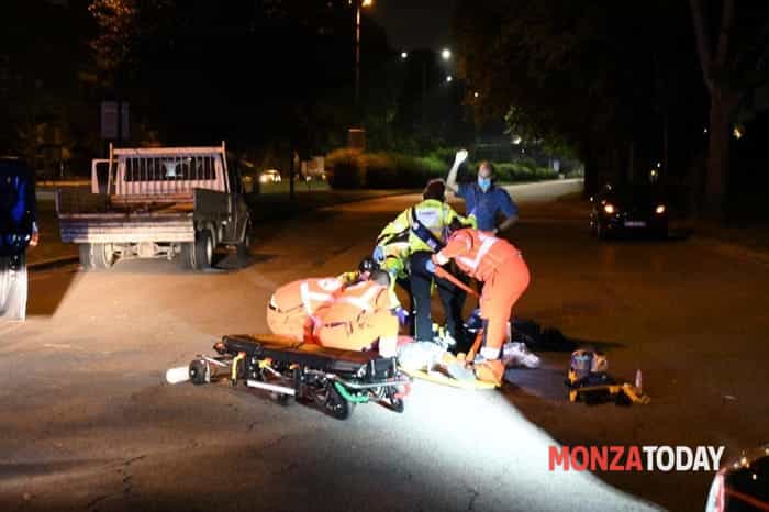 Incidente a Cinisello, ciclista investito (Foto Bennati-MonzaToday) (1).jpg